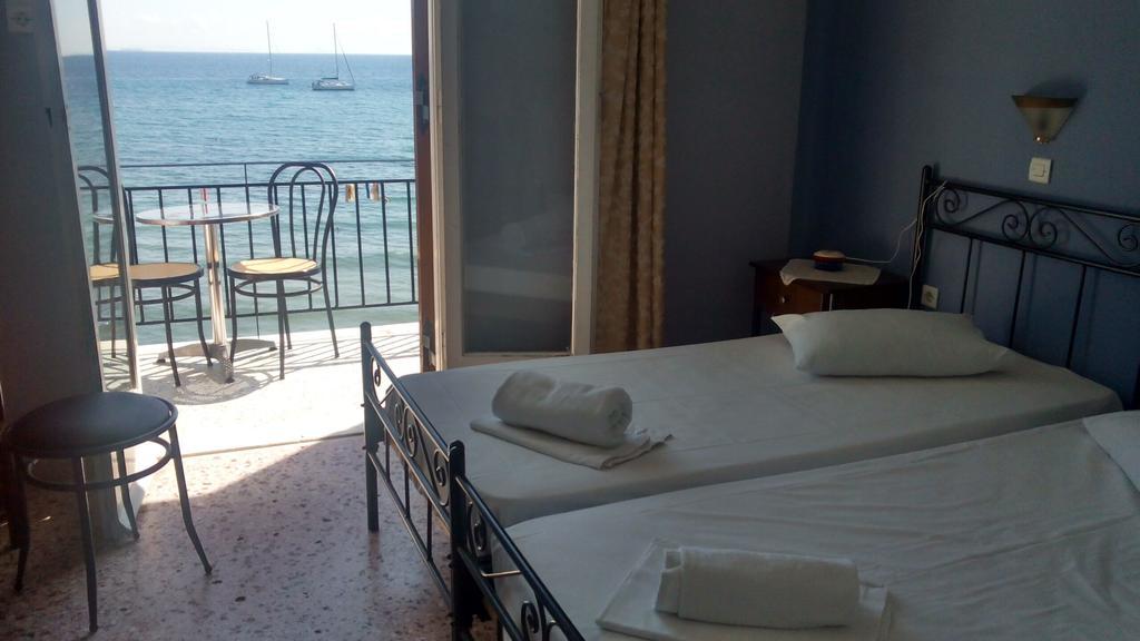Oasis Hotel Theodoros & Litsa Galaris Agia Marina  Екстериор снимка