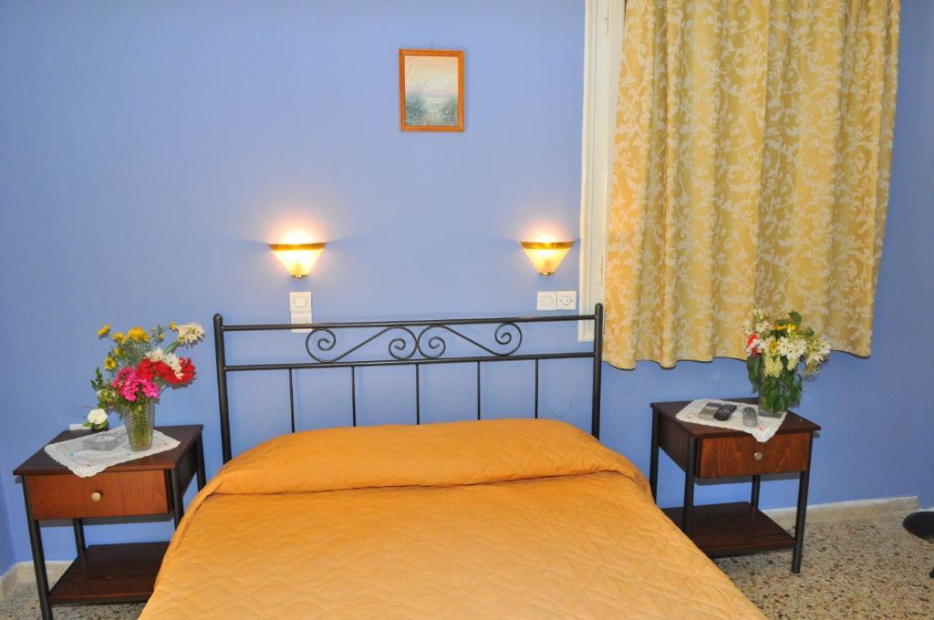 Oasis Hotel Theodoros & Litsa Galaris Agia Marina  Екстериор снимка